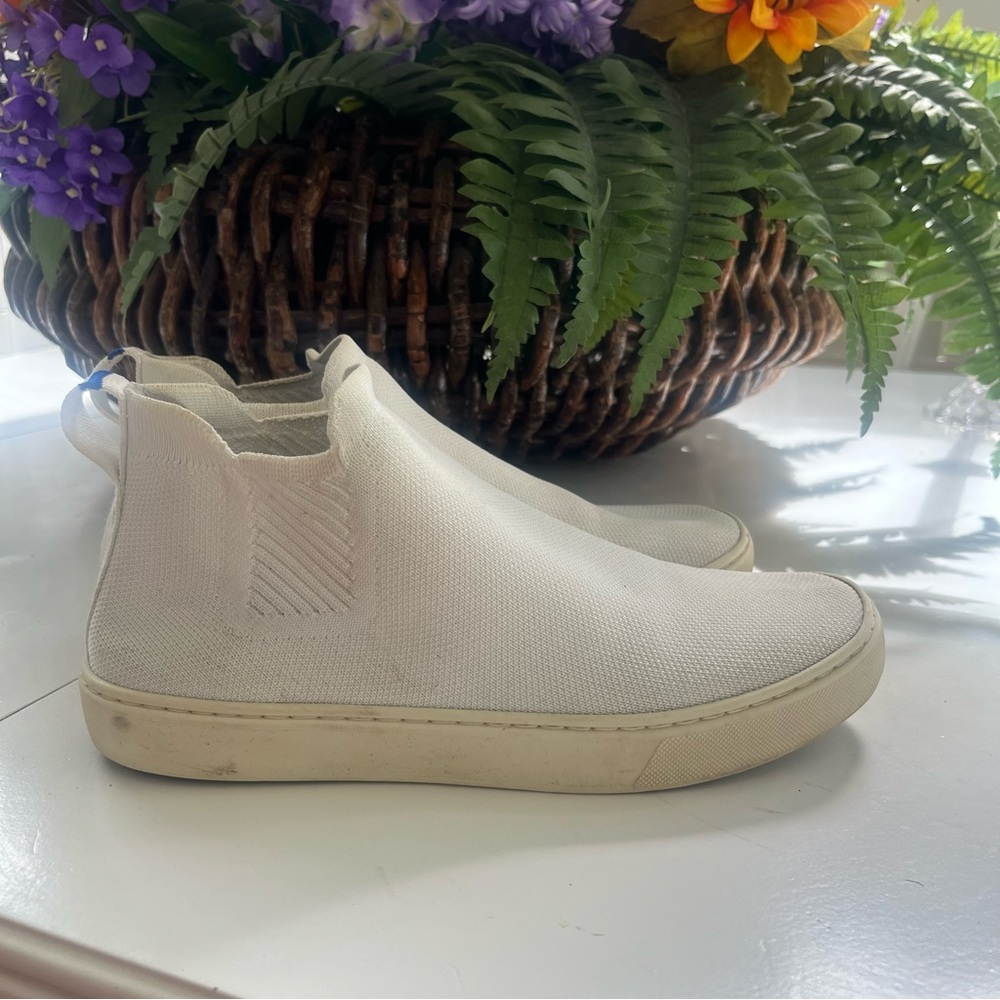 Rothy’s Ankle Bootie The Chelsea size 8.5 M Knit Winter White Hi Top Sneaker